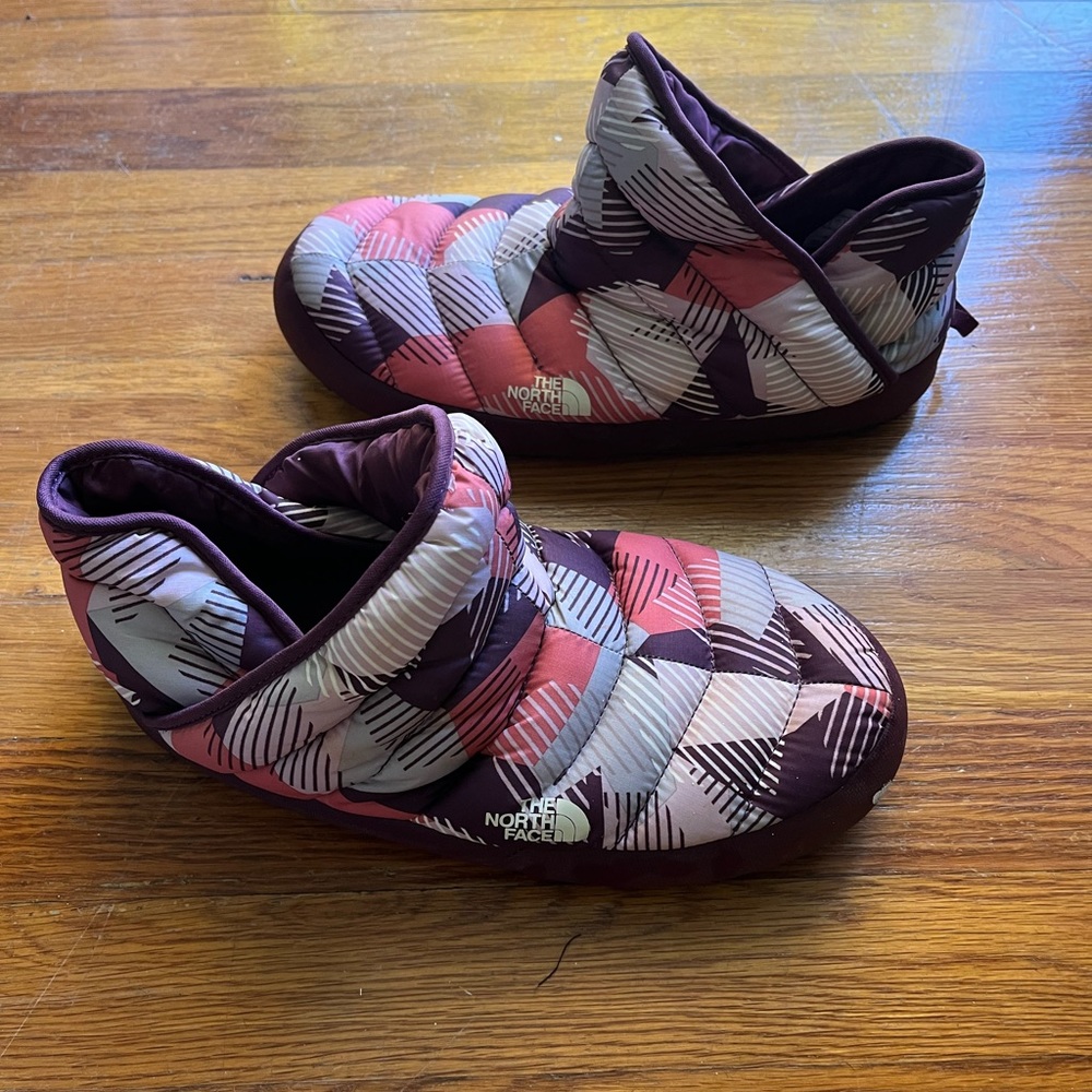 THE NORTH FACE Down Puffer Bootie Slipper